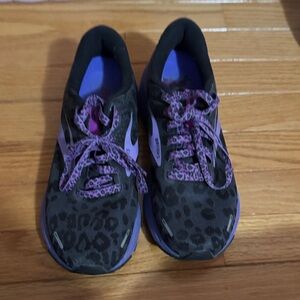 Brooks womens Black and Purple Sneakers